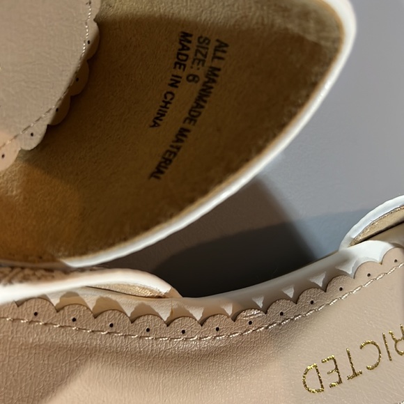 NWOT BRAND NEW WOMENS SLIDES!! SIZE 6 - Picture 4 of 4